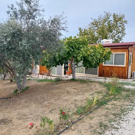 Semesterbostad Pervolaris 2 *