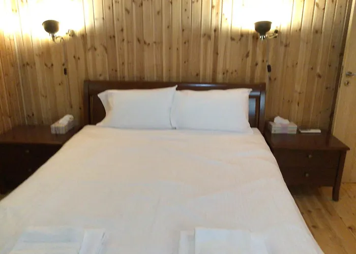 Pervolaris 2 Semesterbostad Goudhi