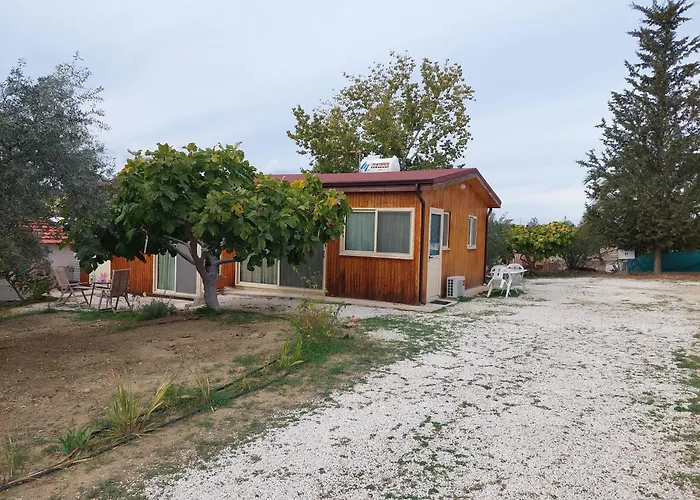 Pervolaris 2 Semesterbostad Goudhi